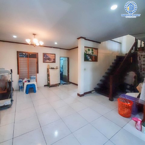 *****บ้านเดี่ยวมือสองย่านนนทบุรี ม.ชลลดา บางบัวทอง เนื้อที่กว้างขวางมากถึง 83 ตร.ว. ฟังก์ชัน 5 ห้องนอน 4 ห้องน้ำ ที่จอดรถ 4 คัน จากแบรนด์ L&H ฟรี! เครื่องปรับอากาศ 6 เครื่อง บ้านกว้าง พื้นที่ใช้สอยเยอะ ตั้งอยู่บนทำเลแห่งการเดินทาง ใกล้รถไฟฟ้าสายสีม่วง "สถานีบางพลู" และจุดขึ้นทางด่วน "งามวงศ์วาน" จองเลย!